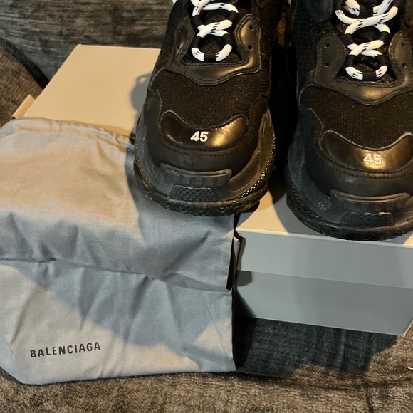 Balenciaga triple s size 45 - Picture 3 of 10